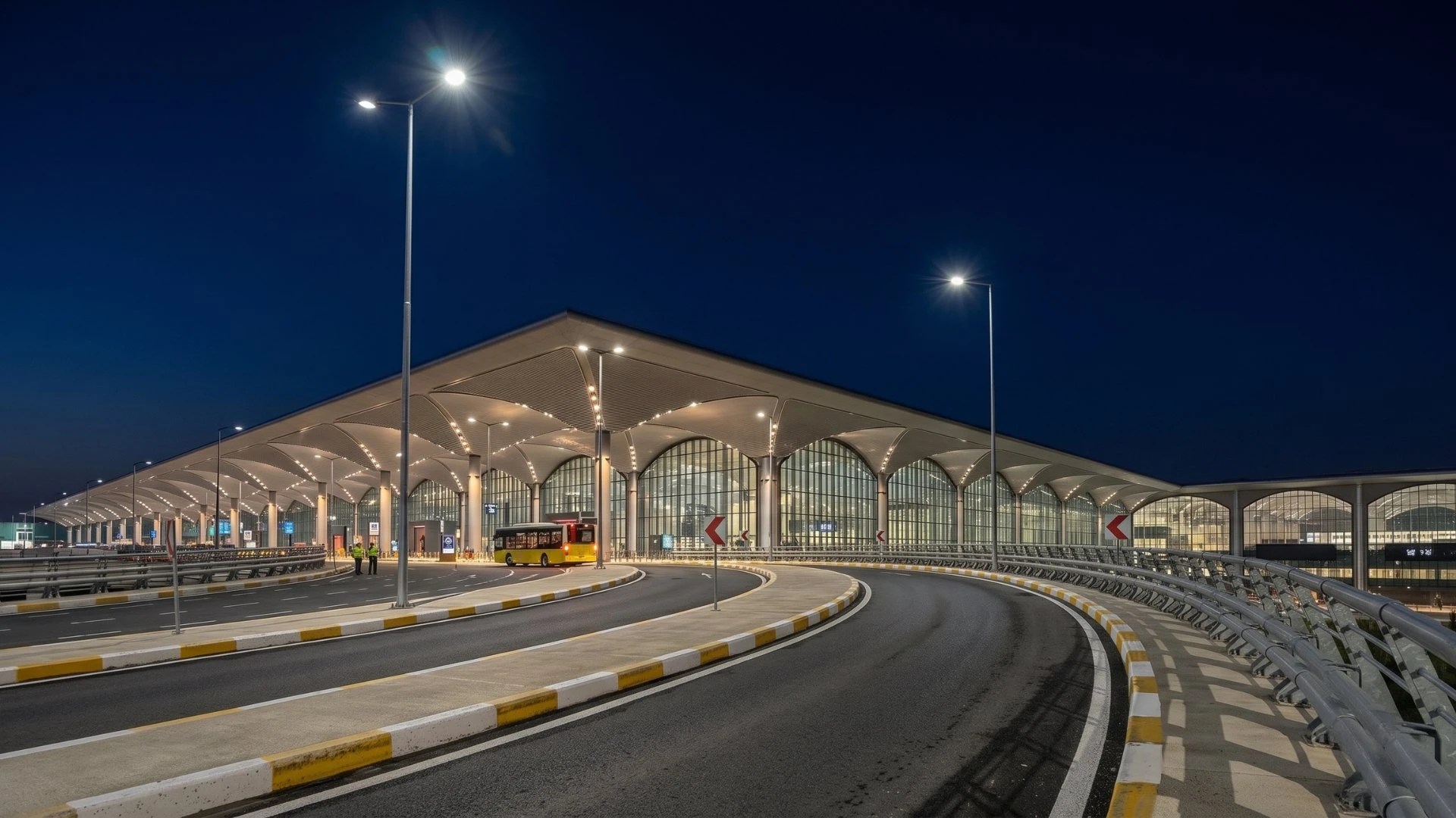 Istanbul Airport departures hall with vaulted dome ceiling